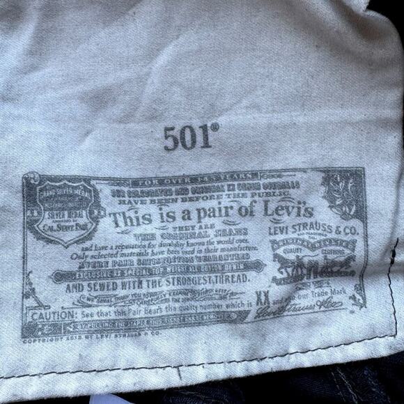 Levi's 501 Straight Leg Men's Jeans with Button Fly - Picture 10 of 10